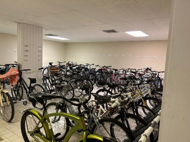 BARCLAY CONDO - Residential Lease