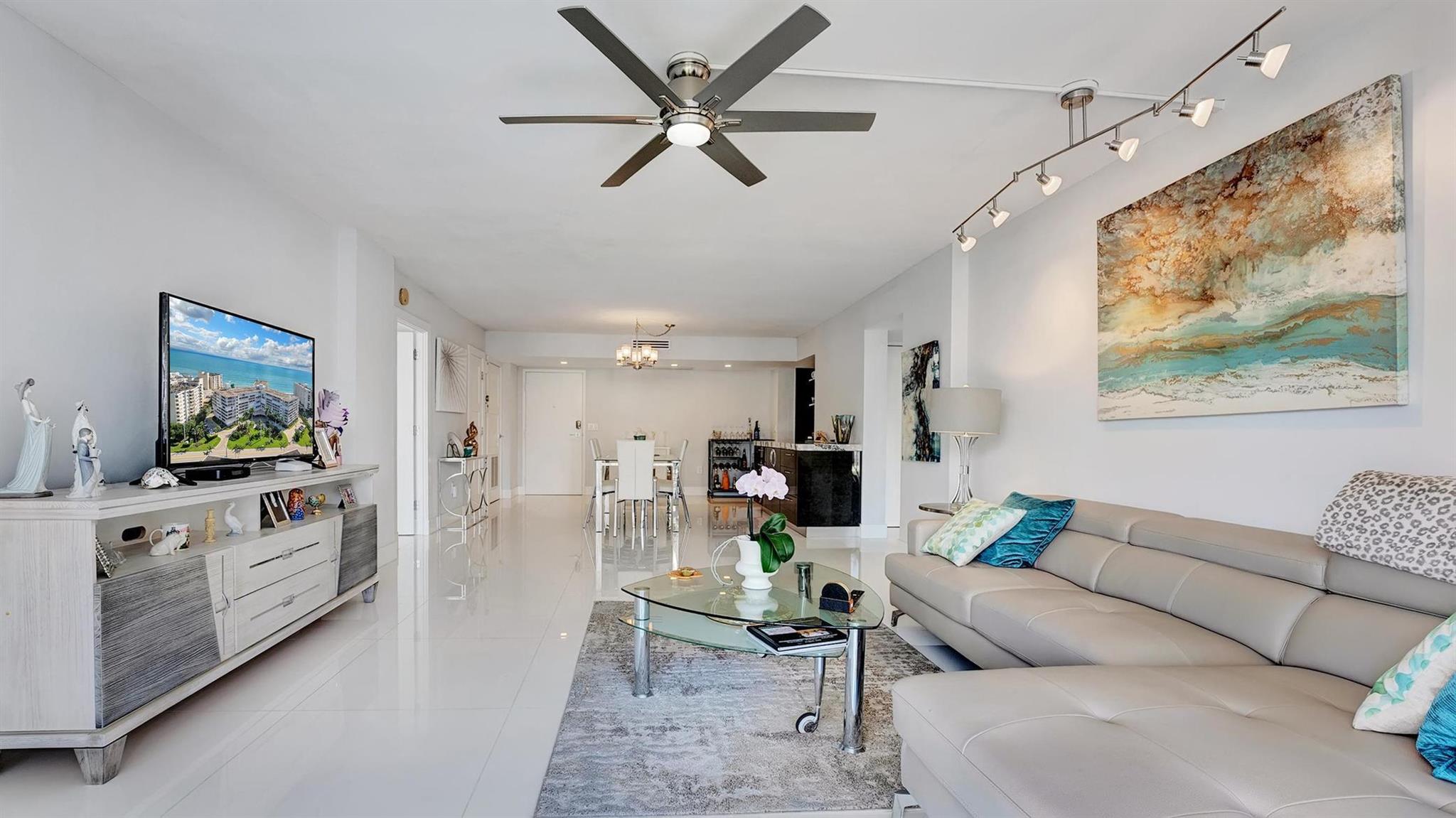 BARCLAY CONDO - Residential Lease