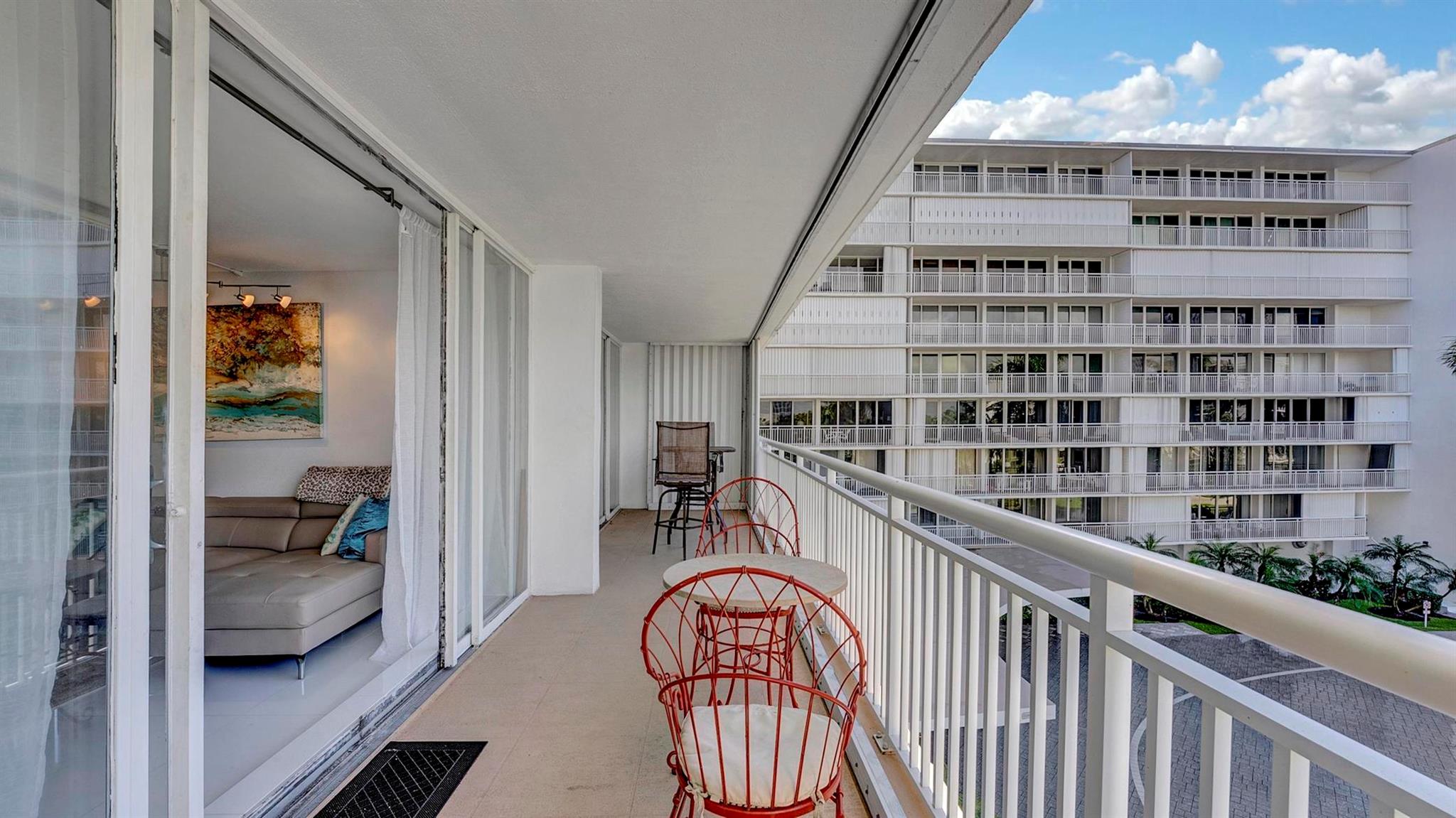 BARCLAY CONDO - Residential Lease