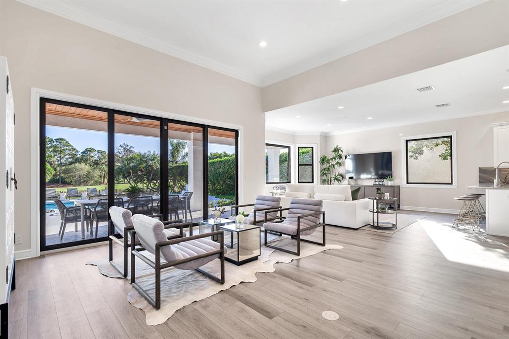 ADMIRALS COVE - Residential