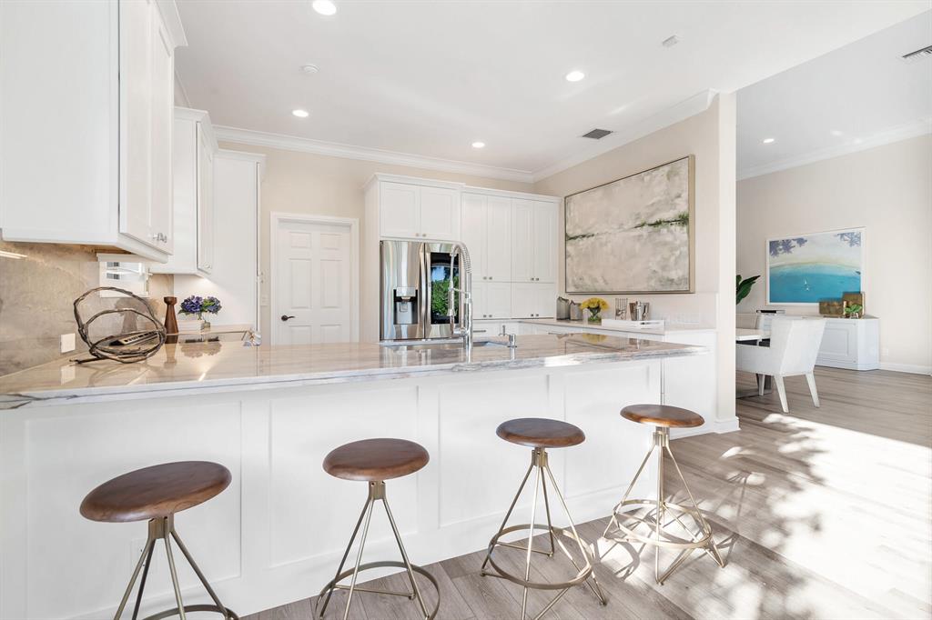 ADMIRALS COVE - Residential