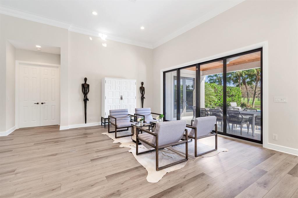 ADMIRALS COVE - Residential