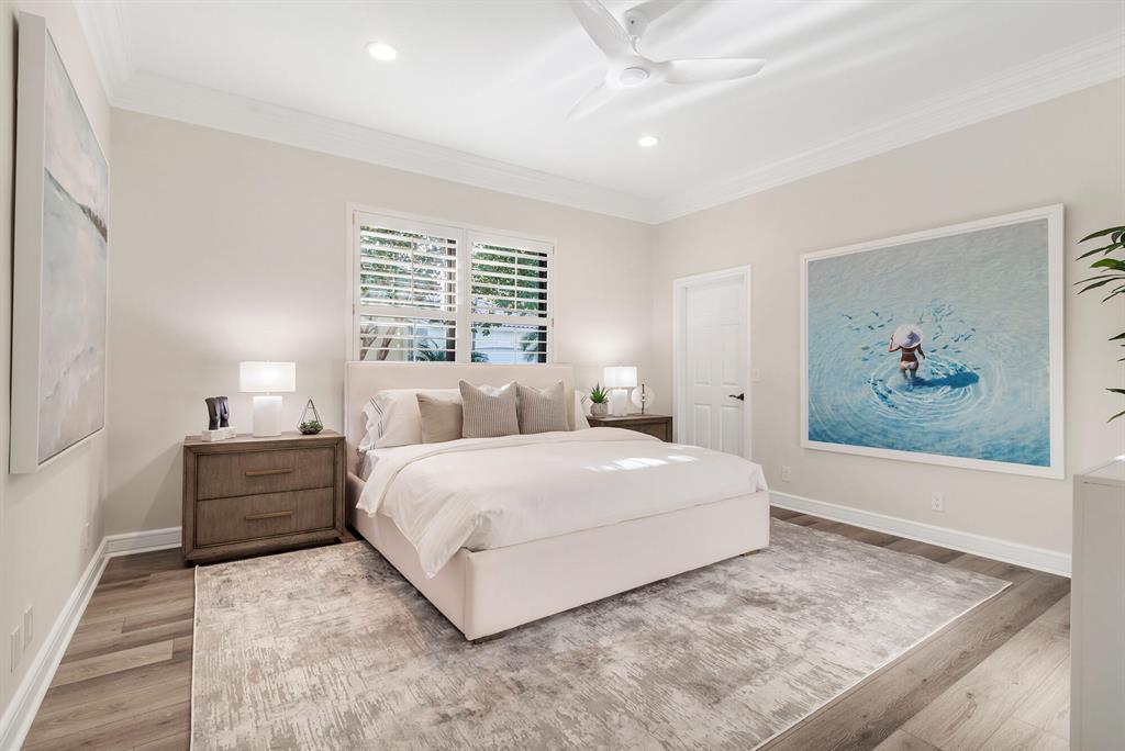 ADMIRALS COVE - Residential