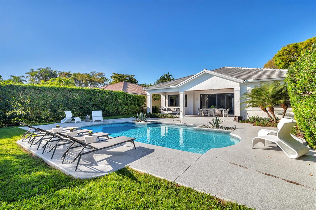 ADMIRALS COVE - Residential