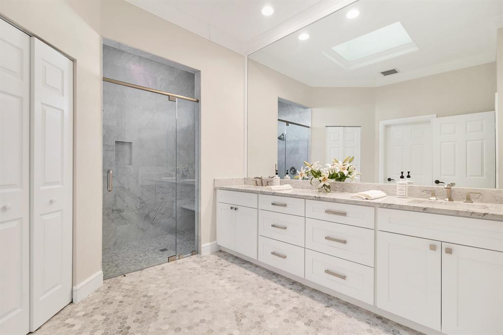 ADMIRALS COVE - Residential