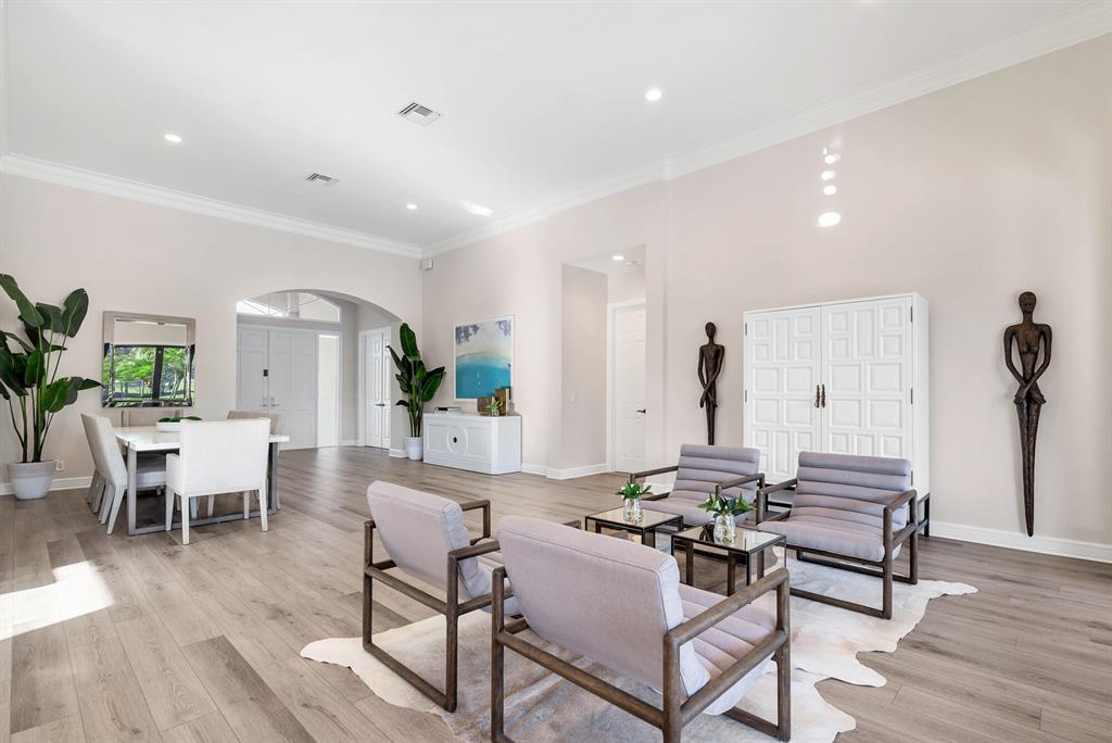 ADMIRALS COVE - Residential