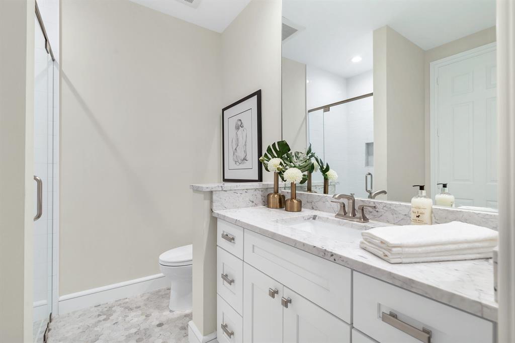 ADMIRALS COVE - Residential