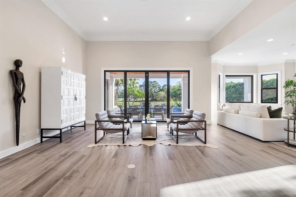 ADMIRALS COVE - Residential