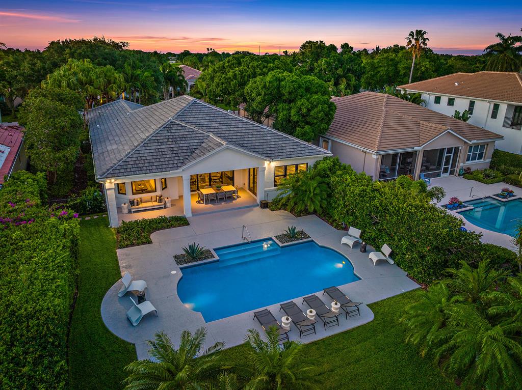 ADMIRALS COVE - Residential