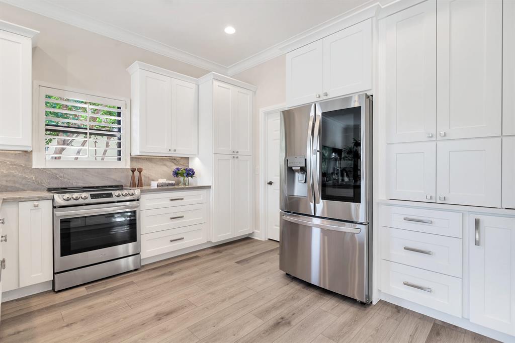 ADMIRALS COVE - Residential