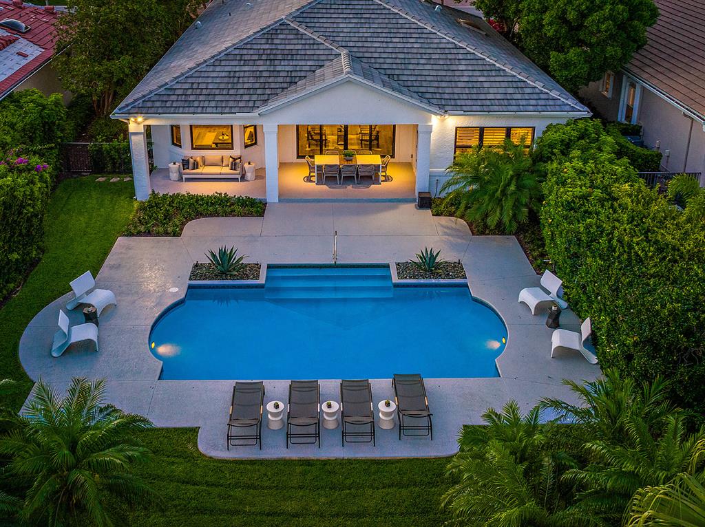 ADMIRALS COVE - Residential