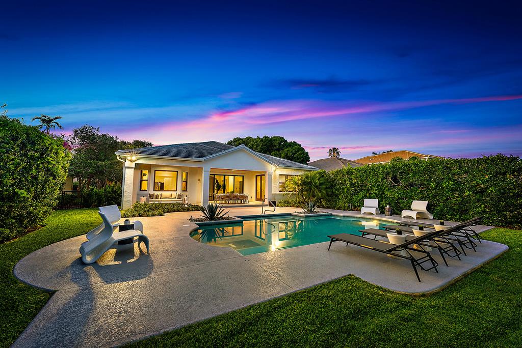 ADMIRALS COVE - Residential