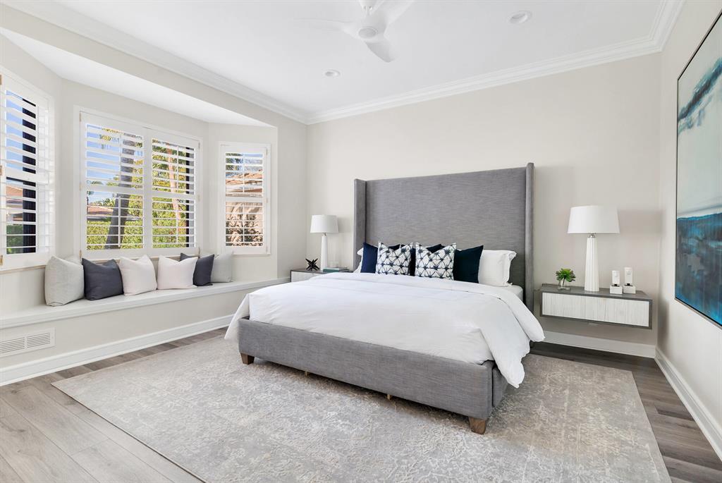 ADMIRALS COVE - Residential