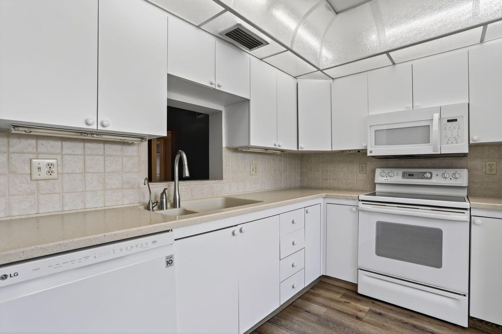 Photo of 2006 Granada Drive #O3, Coconut Creek, FL 33066 (MLS # R11123336)