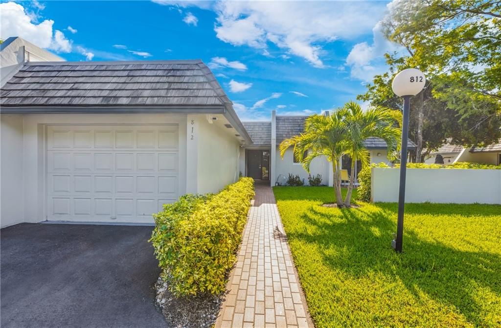 Photo of 812 E. Cypress Lane #P-14, Pompano Beach, FL 33069 (MLS # F10328973)