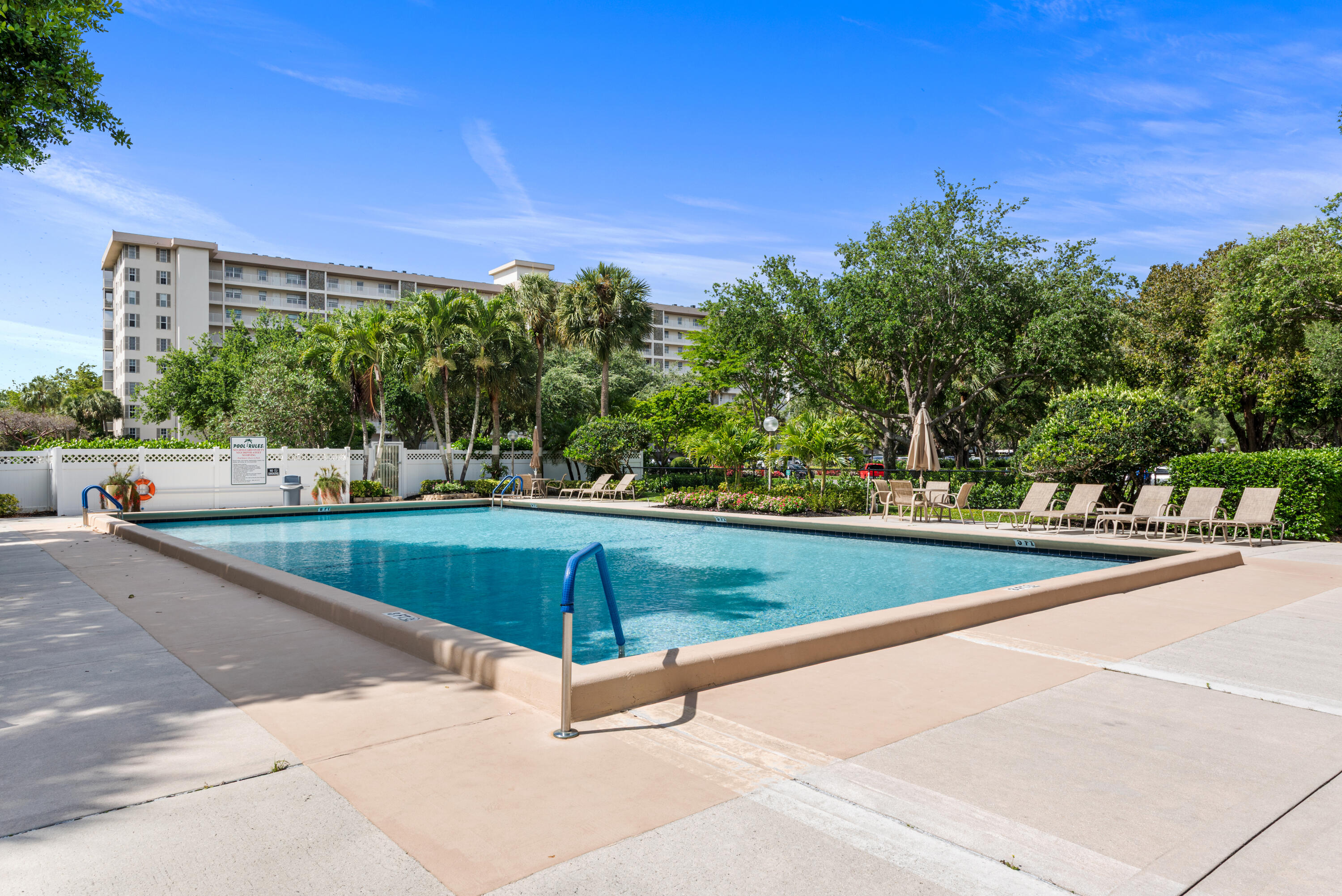 NO 117 PALM-AIRE COUNTRY CLUB - Residential