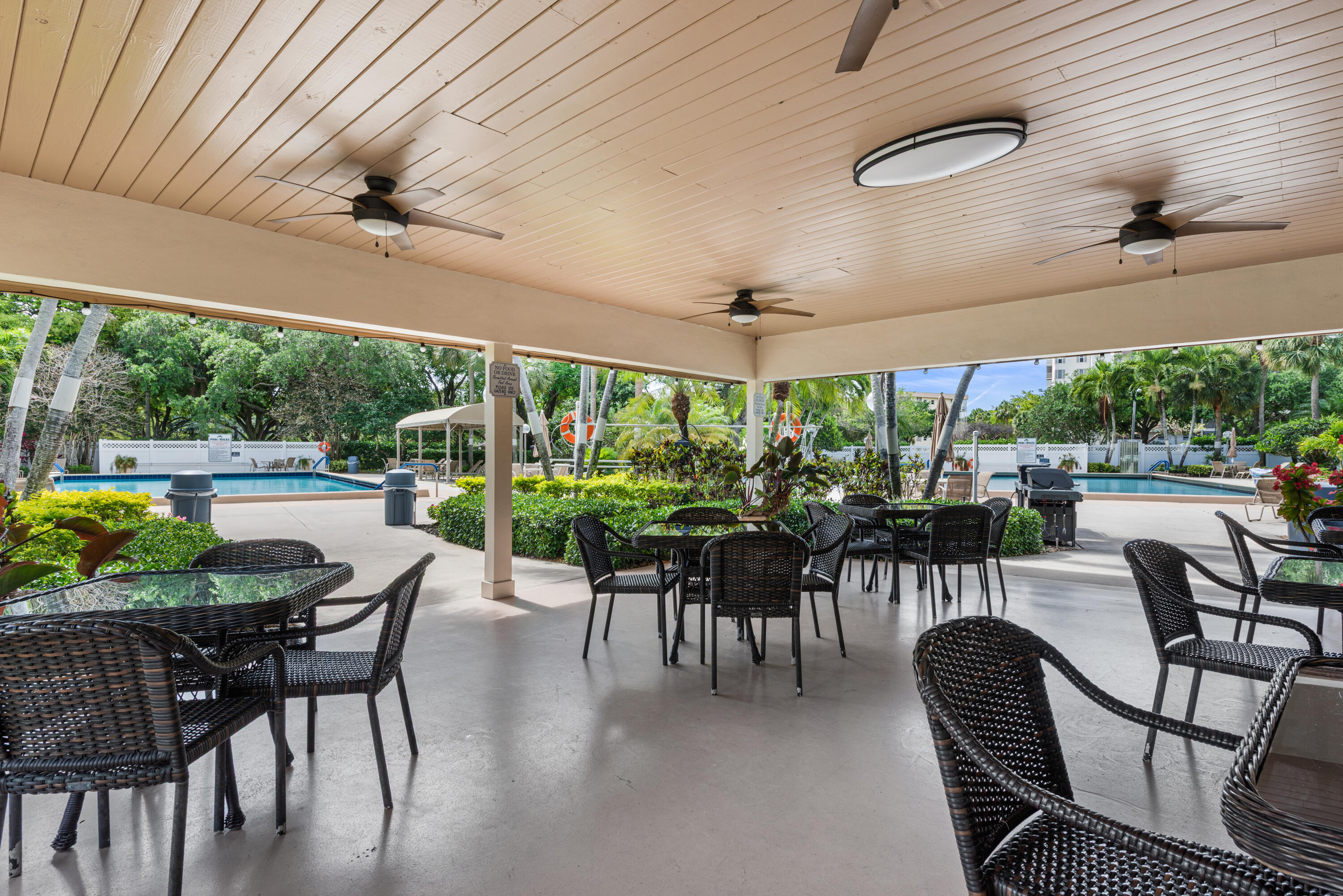 NO 117 PALM-AIRE COUNTRY CLUB - Residential