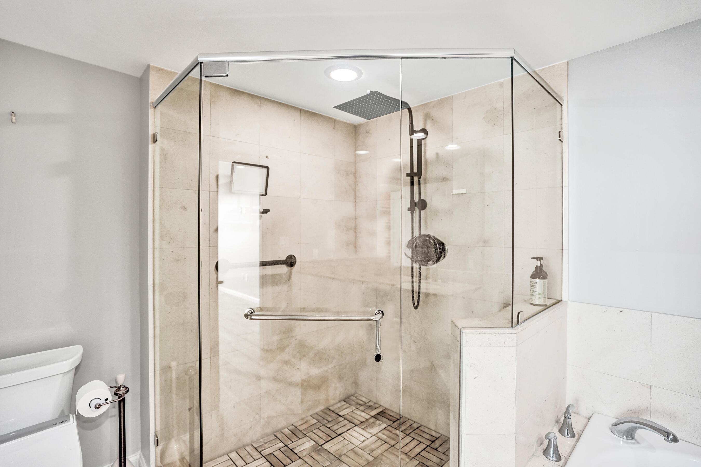 SYMPHONY NORTH CONDO - Residential