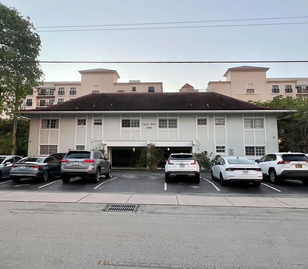 Photo of 2404 NE 33rd Avenue #12, Fort Lauderdale, FL 33305 (MLS # B26030250)