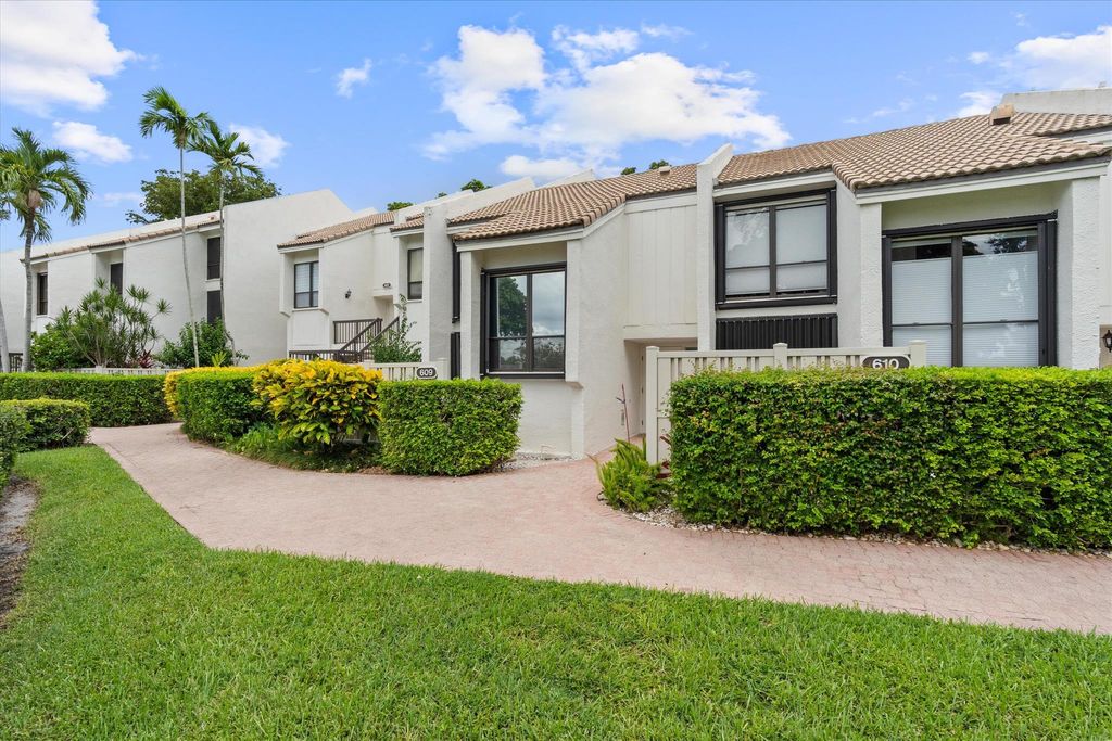 Photo of 609 Bridgewood Drive, Boca Raton, FL 33434 (MLS # R11103804)