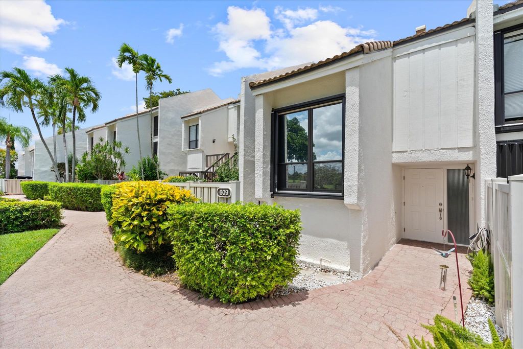 Photo of 609 Bridgewood Drive, Boca Raton, FL 33434 (MLS # R11103804)