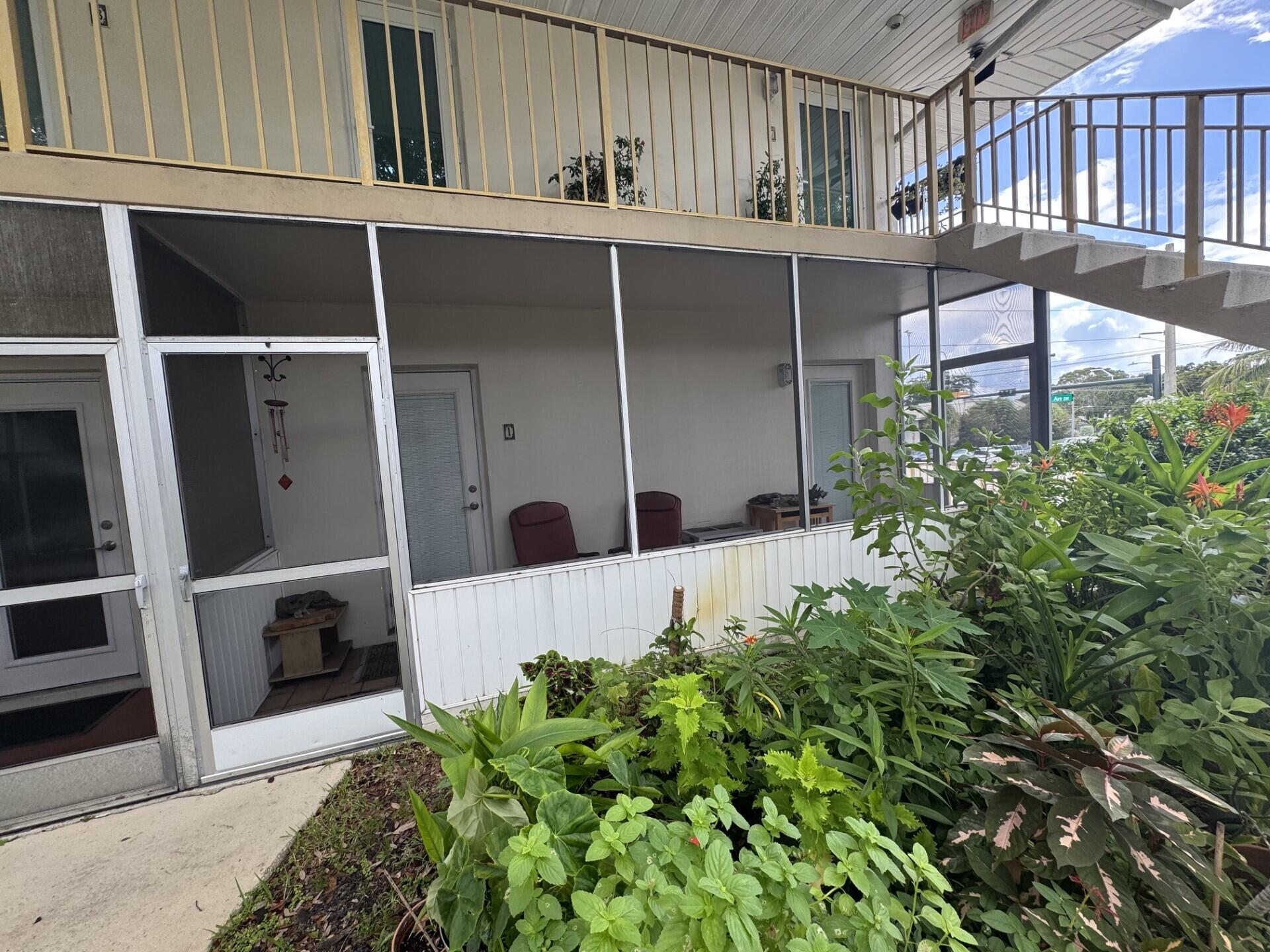 11 SW 4TH Avenue 1