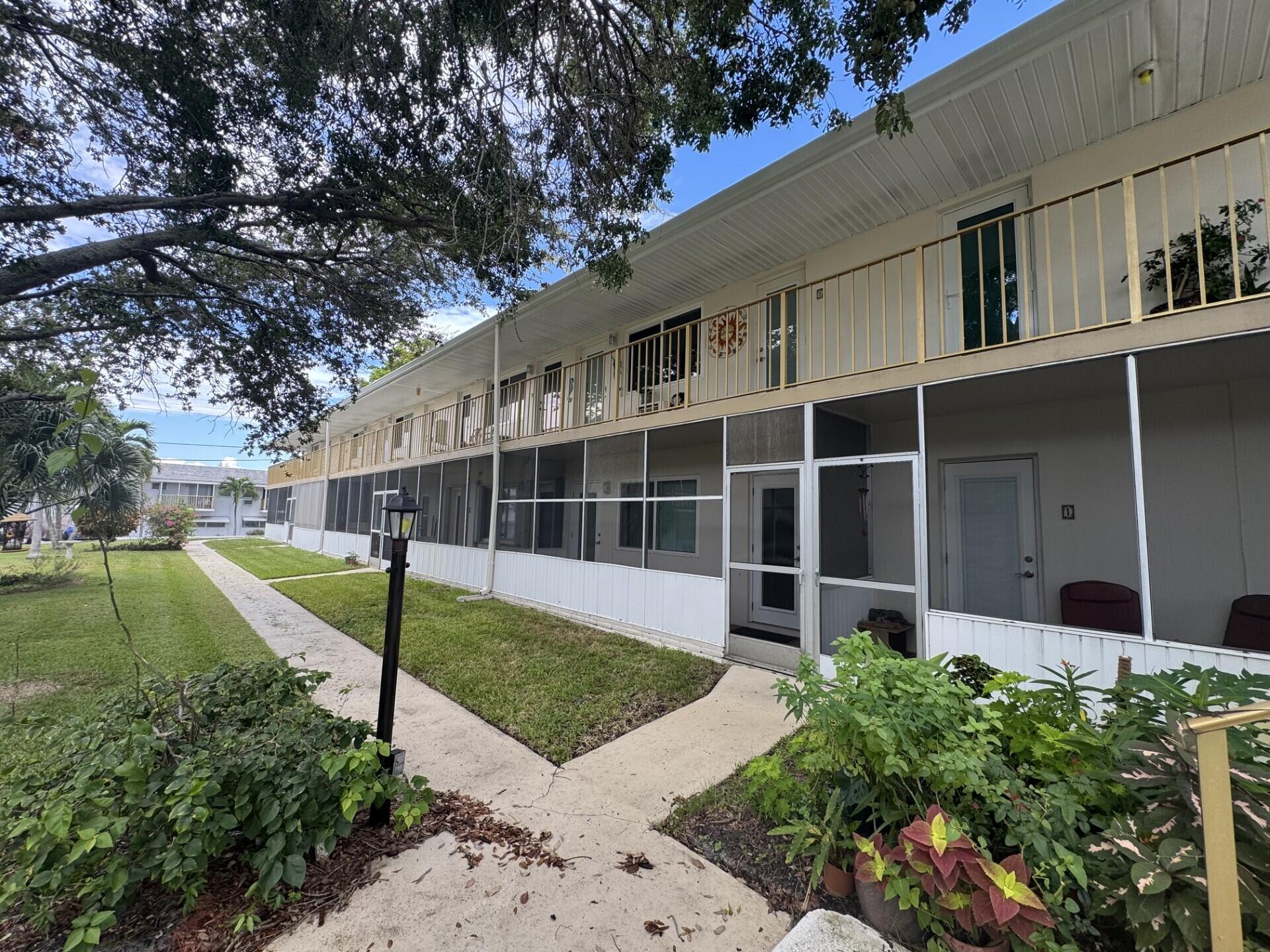 11 SW 4TH Avenue 1