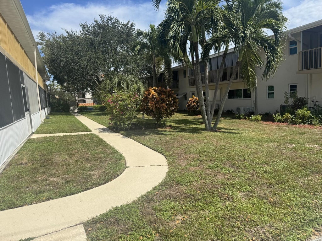 Photo of 11 SW 4TH Avenue #1, Boca Raton, FL 33432 (MLS # B26071759)