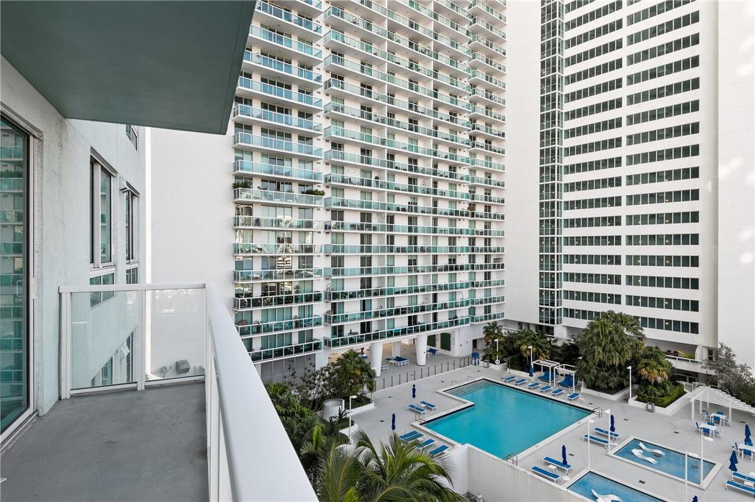 Quantum on the Bay - Residential