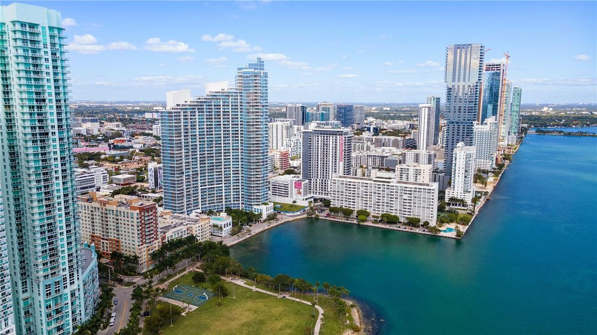 Quantum on the Bay - Residential