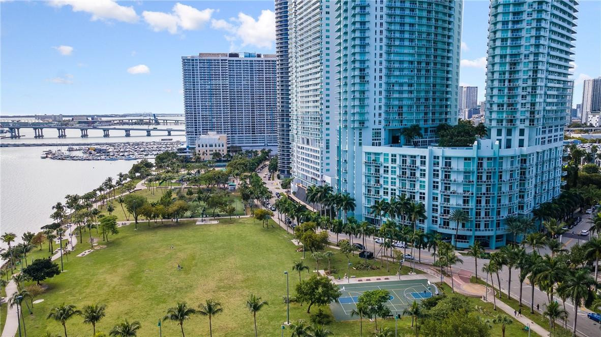 Quantum on the Bay - Residential