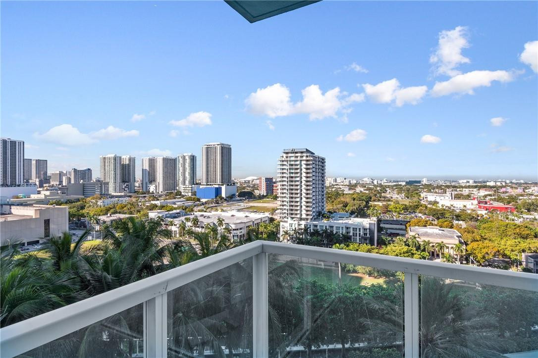 Quantum on the Bay - Residential