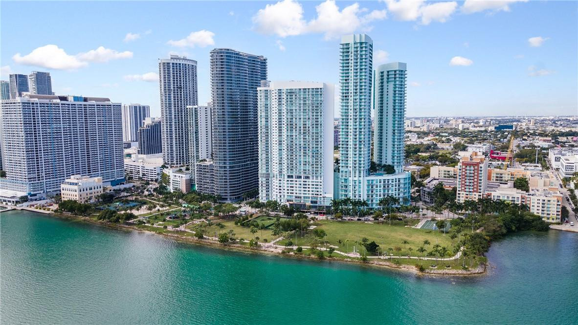 Quantum on the Bay - Residential