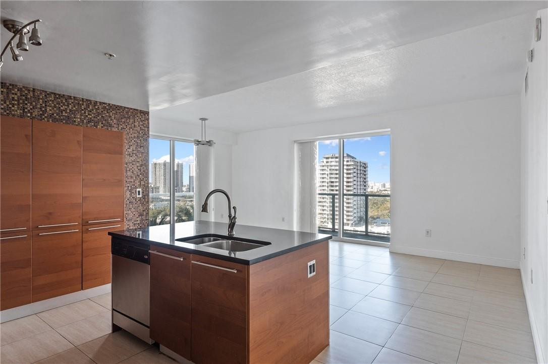 Quantum on the Bay - Residential