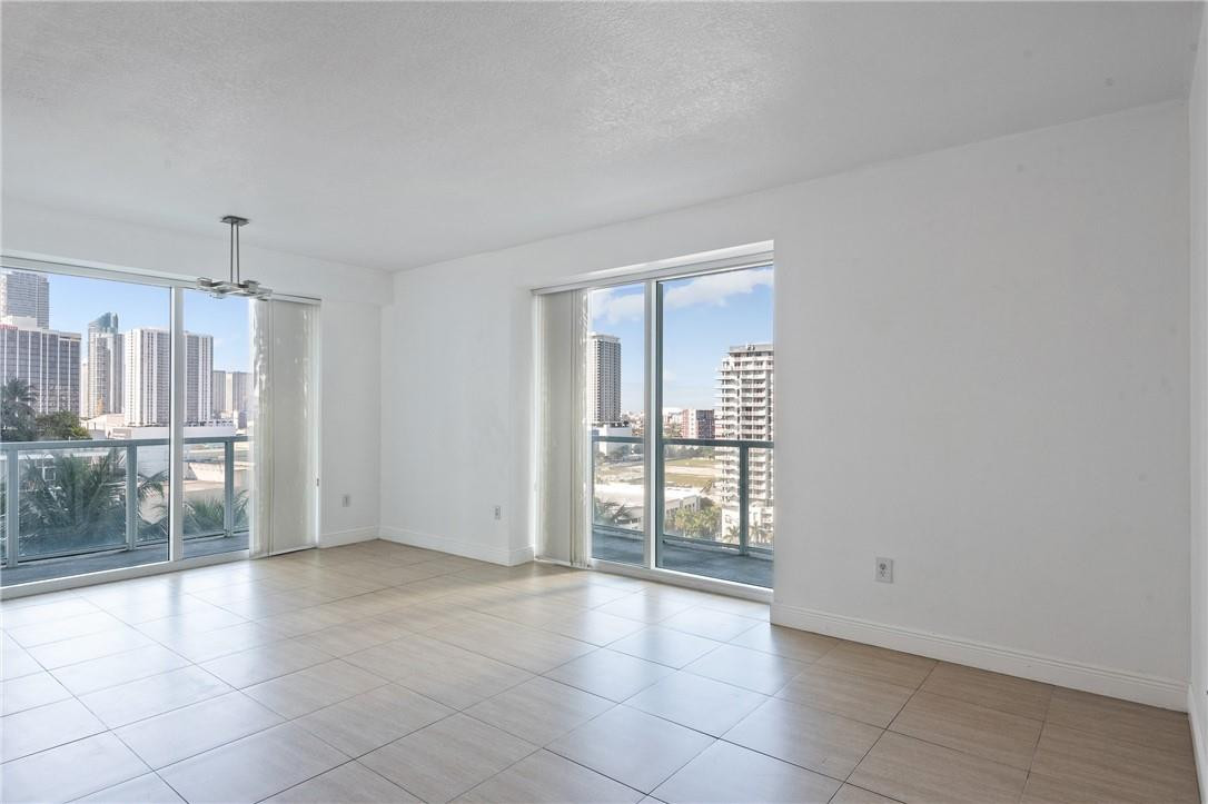 Quantum on the Bay - Residential