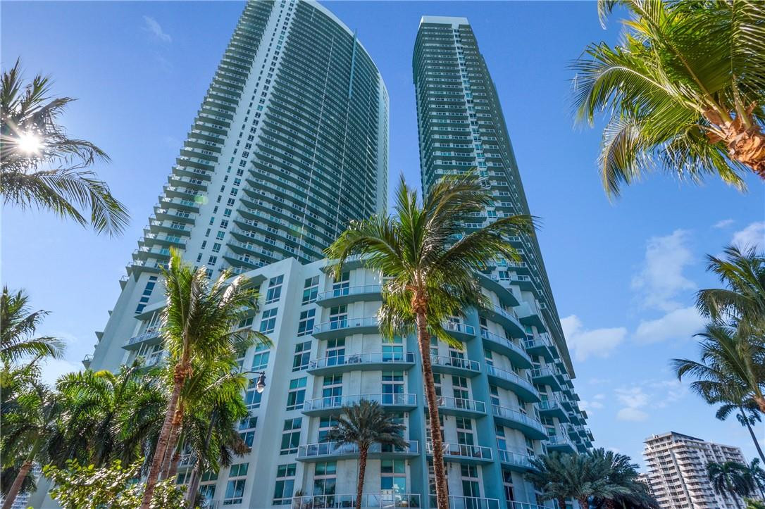 Quantum on the Bay - Residential
