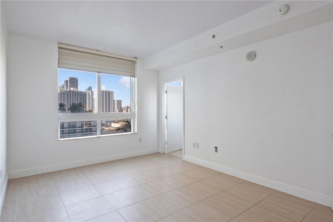 Quantum on the Bay - Residential