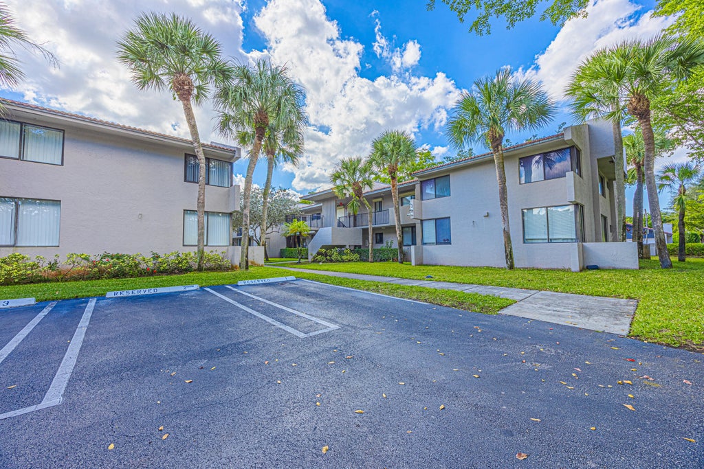 Photo of 9541 SW 1ST Court #9541, Coral Springs, FL 33071 (MLS # B26071094)