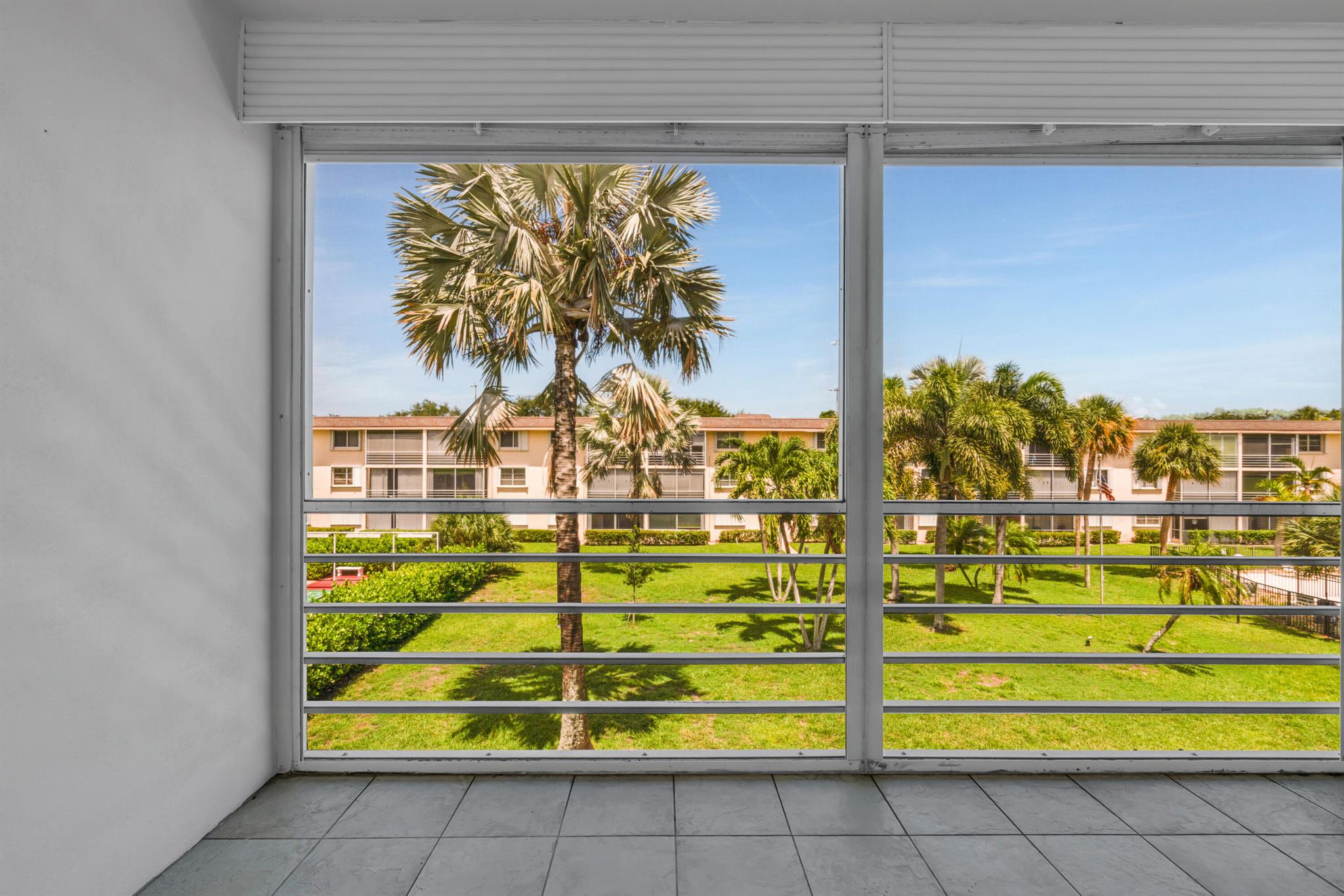 LIGHTHOUSE POINT PLAZA CO - Residential