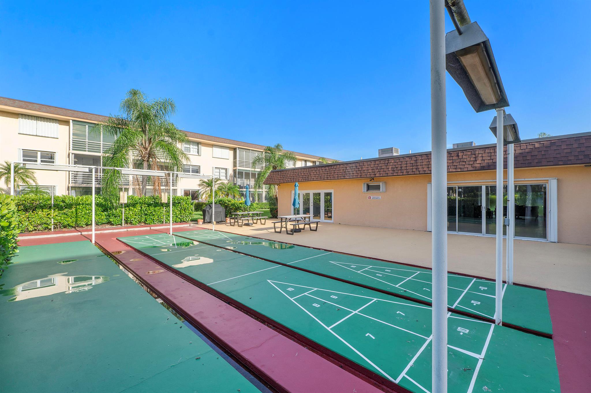 LIGHTHOUSE POINT PLAZA CO - Residential