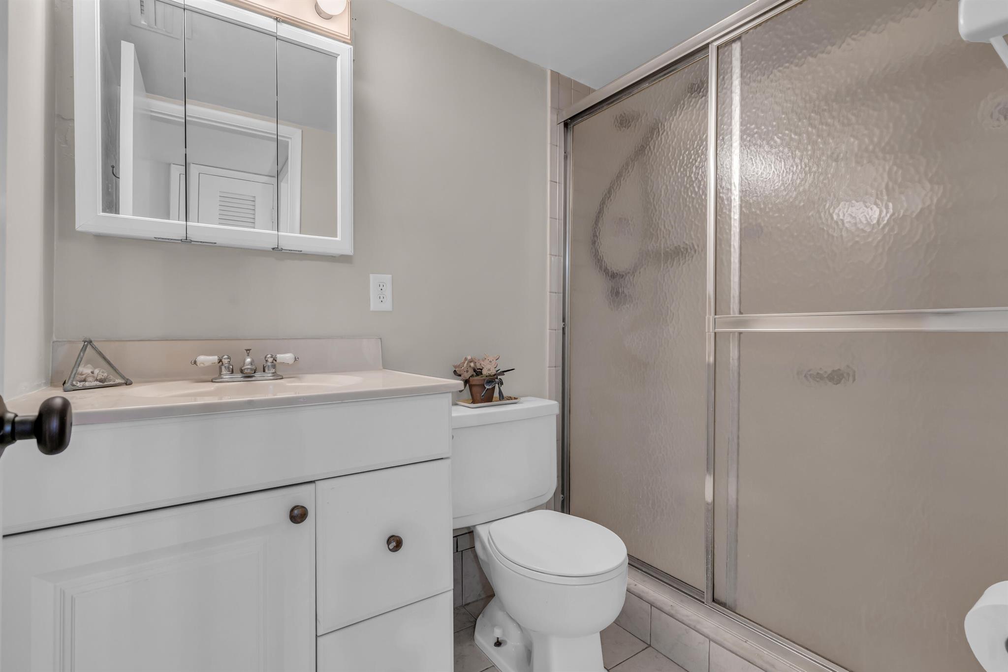 LIGHTHOUSE POINT PLAZA CO - Residential