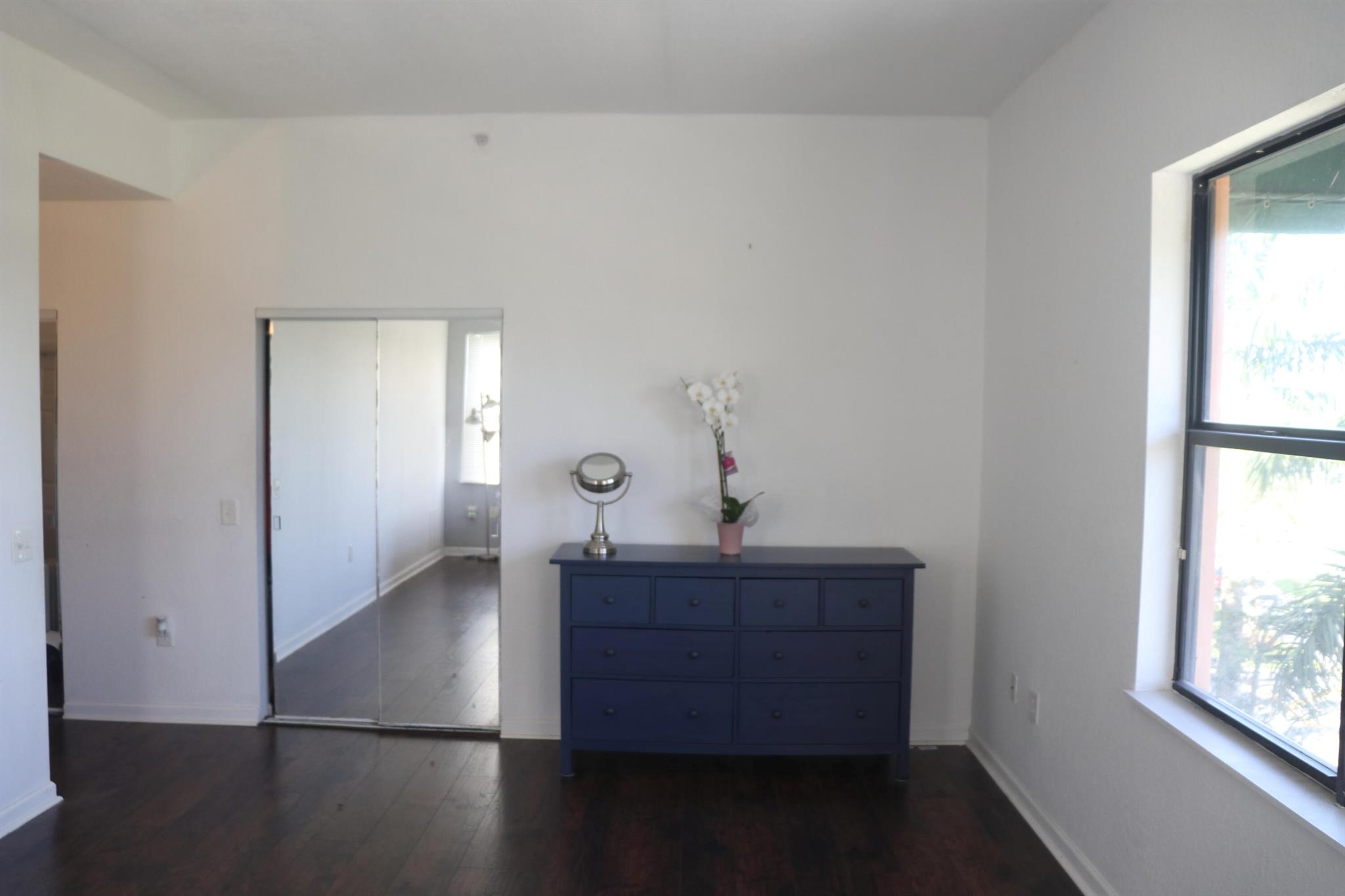 1610 Presidential Way 401