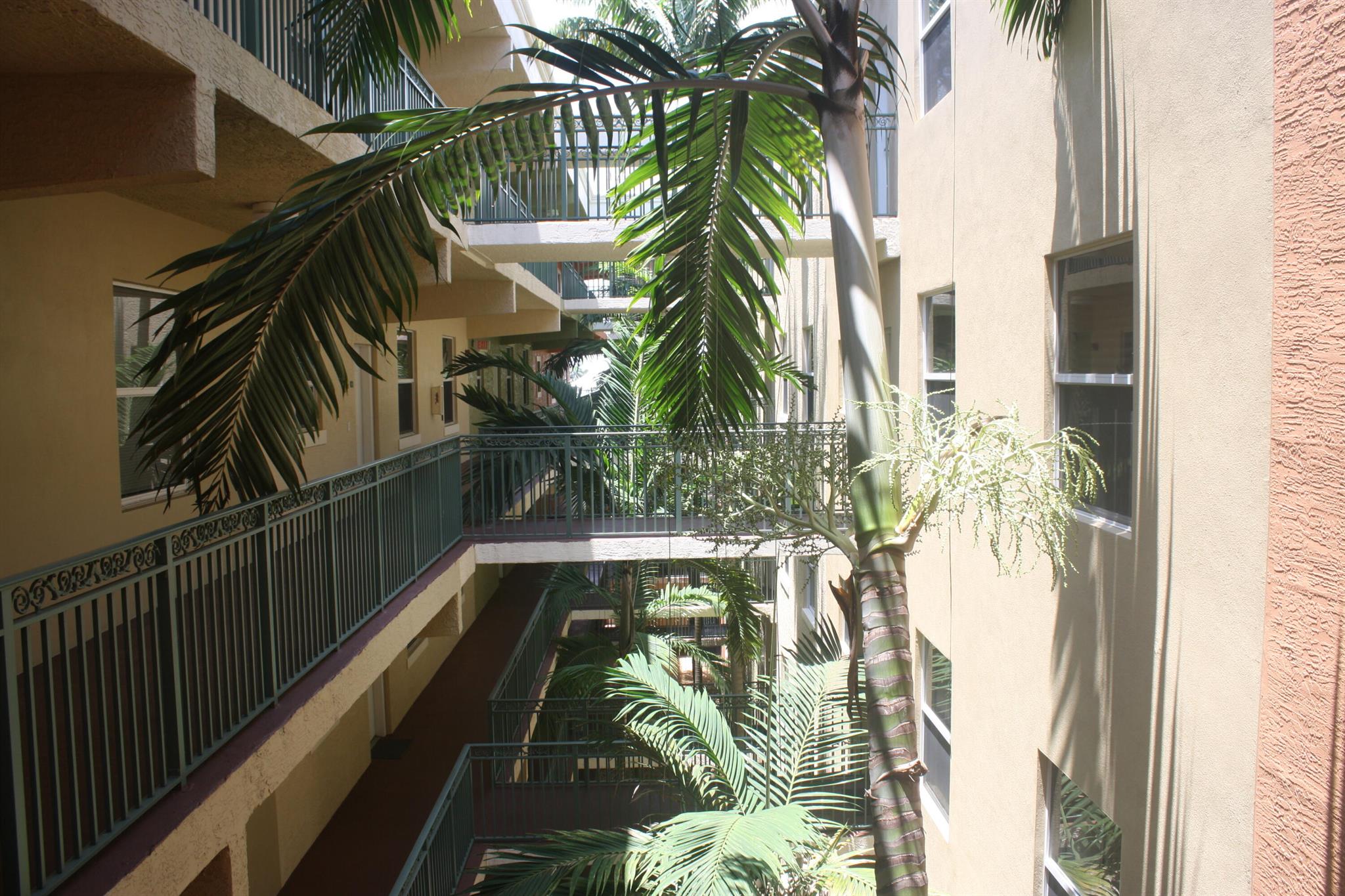 1610 Presidential Way 401