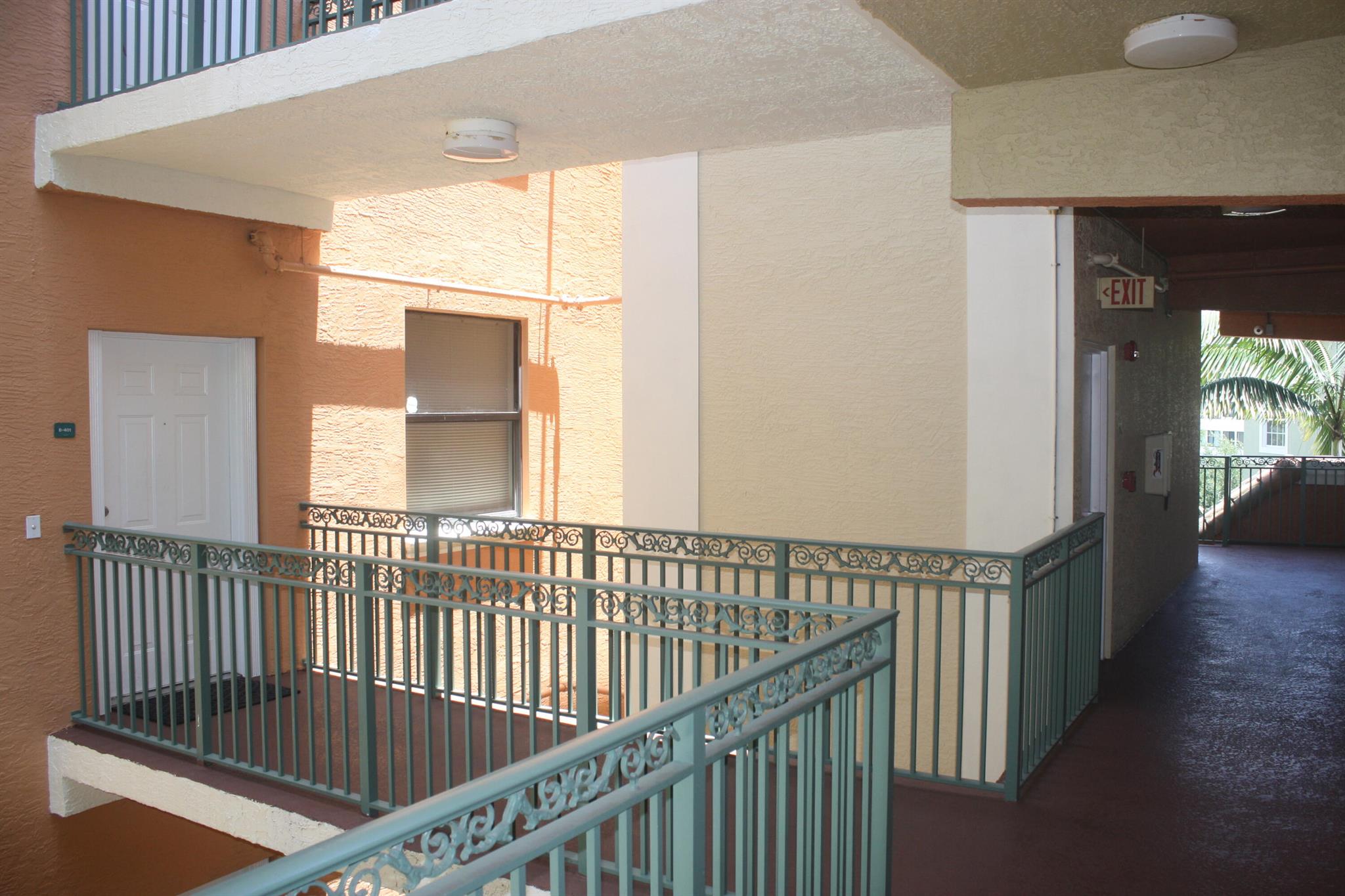1610 Presidential Way 401