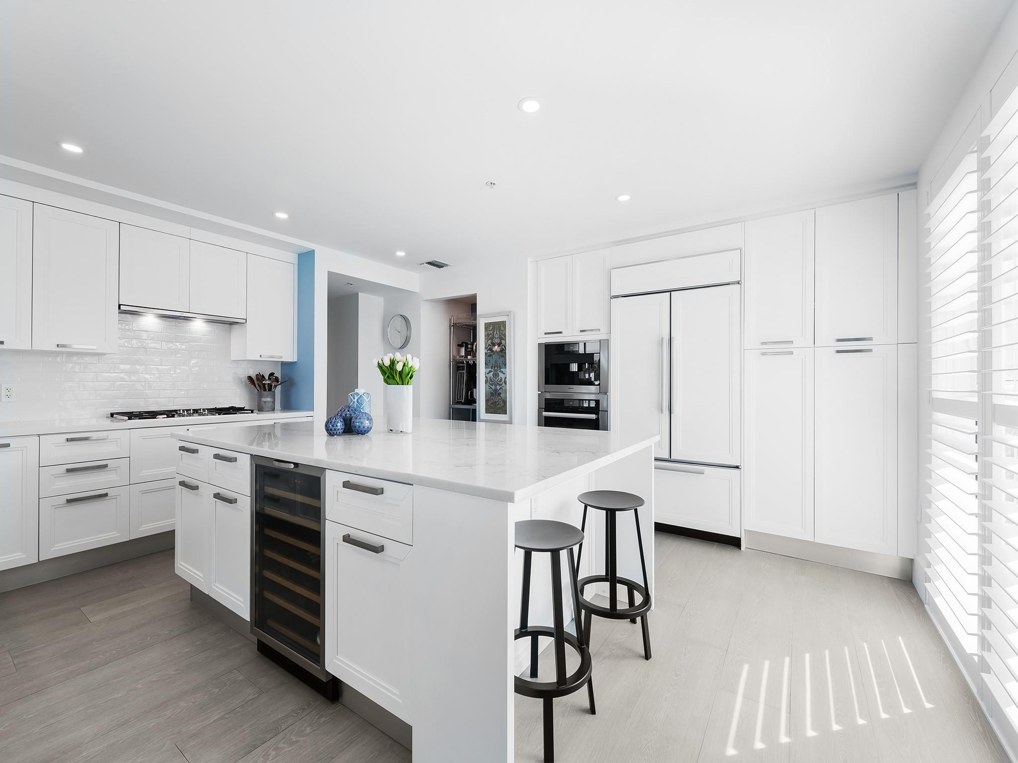 45 Hendricks Isle - Residential