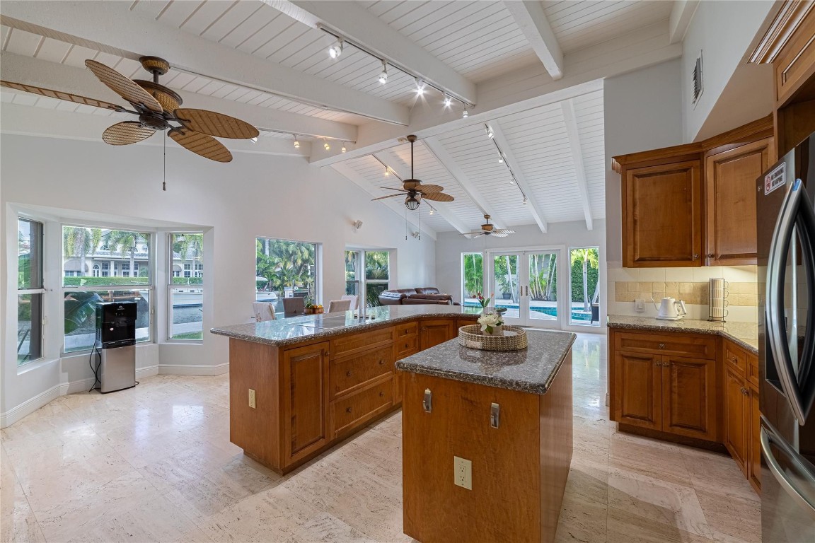 SEVEN ISLES - Residential Lease