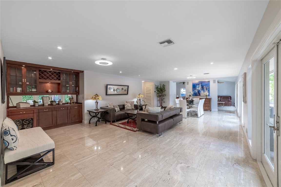 SEVEN ISLES - Residential Lease