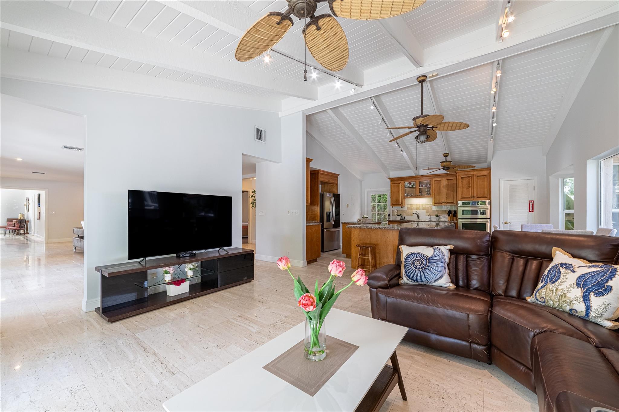 SEVEN ISLES - Residential Lease