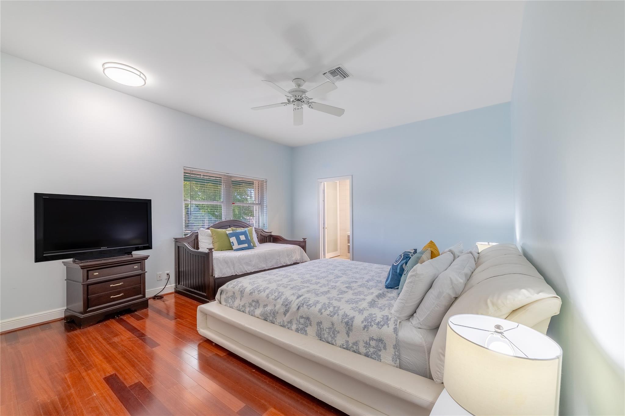 SEVEN ISLES - Residential Lease