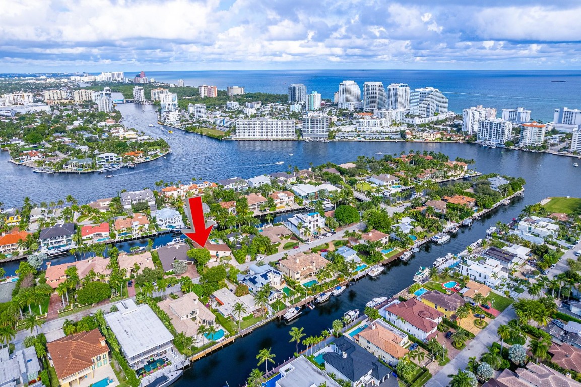 SEVEN ISLES - Residential Lease